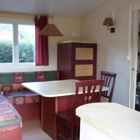 Kemp Mobil-home 6 Personnes Avec Terrasse A La Chapelle-devant-bruyeres - Api-1-52-1002