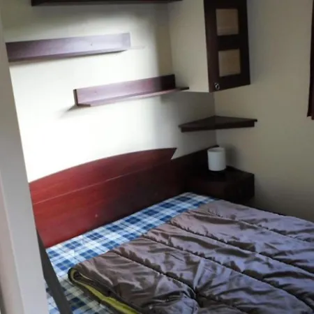 Mobil-home 6 Personnes Avec Terrasse A La Chapelle-devant-bruyeres - Api-1-52-1002 * Bruyeres