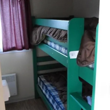 Mobil-home 6 Personnes Avec Terrasse A La Chapelle-devant-bruyeres - Api-1-52-1002 * Bruyeres