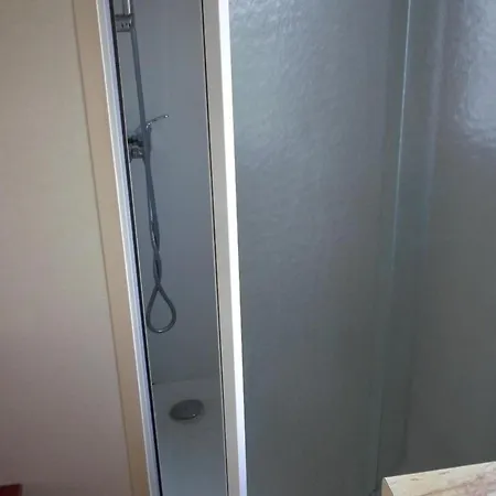 Mobil-home 6 Personnes Avec Terrasse A La Chapelle-devant-bruyeres - Api-1-52-1002 Kemp