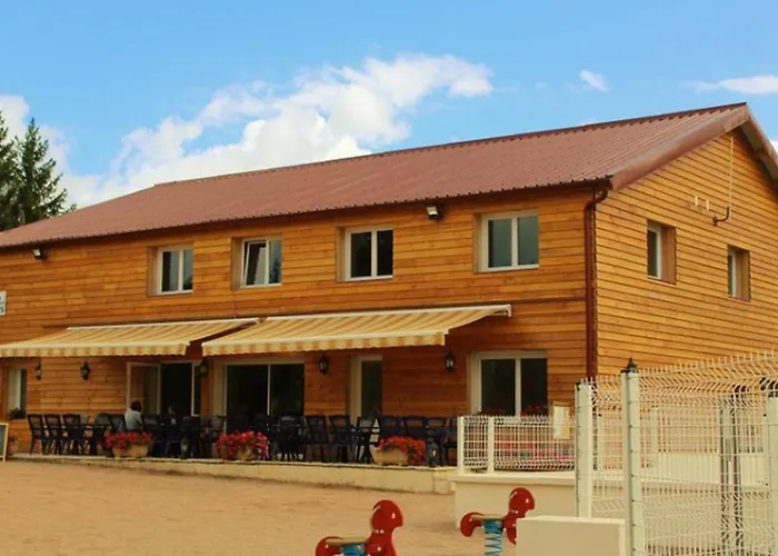 Mobil-home 6 Personnes Avec Terrasse A La Chapelle-devant-bruyeres - Api-1-52-1002 * Bruyeres